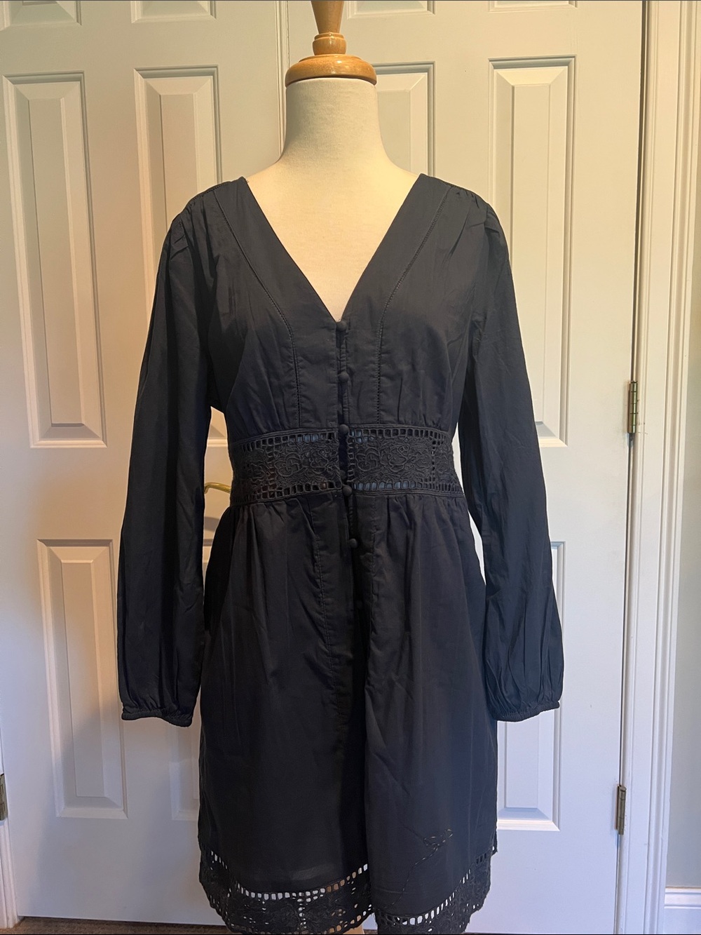 Women’s Old Navy V-Neck Long Sleeve Dress with Crochet Waist
